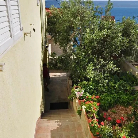 Apartman With Parking Space Pisak, Omis - 2827 *