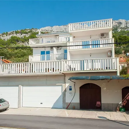 Apartman With Parking Space Pisak, Omis - 2827