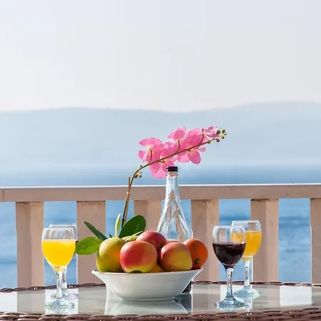 Apartman With Parking Space Pisak, Omis - 2827 *