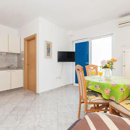 With Parking Space Pisak, Omis - 2827 Apartman