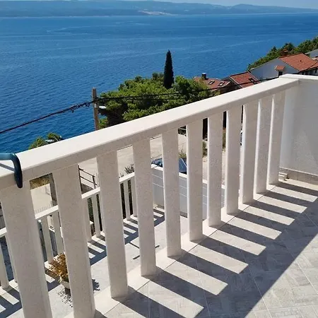 Apartman With Parking Space Pisak, Omis - 2827