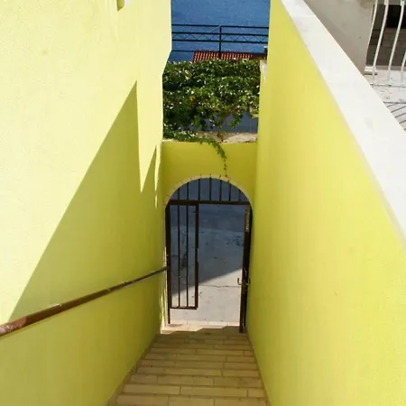 Apartman With Parking Space Pisak, Omis - 2827 Mimice